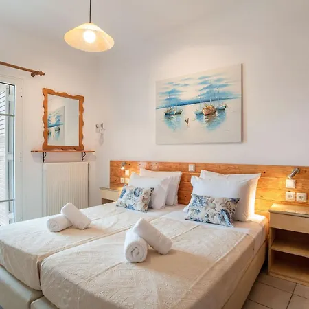 דירה Two-bedroom 6-7 Adults First Floor פארוס