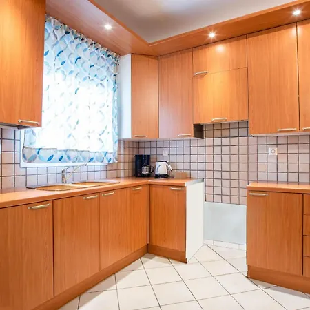 Two-bedroom 6-7 Adults First Floor * Парос