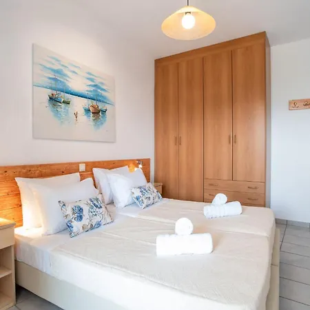 Two-bedroom 6-7 Adults First Floor Парос