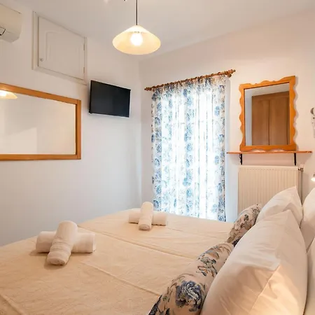 Two-bedroom 6-7 Adults First Floor Апартаменты *