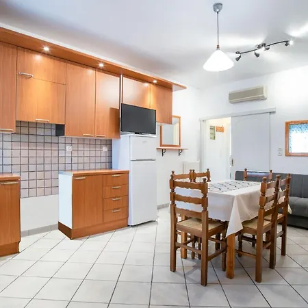 Апартаменты Two-bedroom 6-7 Adults First Floor Парос